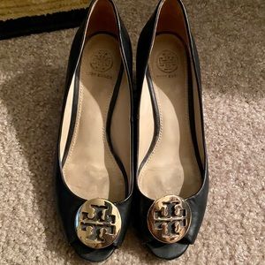 🔥Tory Burch Gold peep toe Shoes🔥